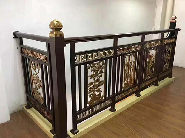 鋁藝陽(yáng)臺(tái)防護(hù)欄圖片