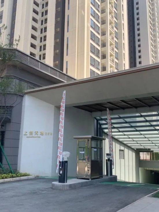 云南 . 上躍天地<a href=http://www.8em82.com target=_blank class=infotextkey>陽臺(tái)護(hù)欄</a><a href=http://www.8em82.com/product/loutifushou/ target=_blank class=infotextkey>樓梯扶手</a>項(xiàng)目