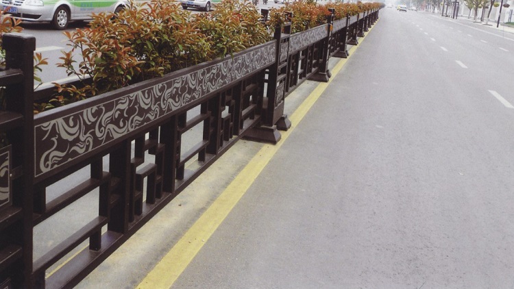 特色道路護(hù)欄，打造美風(fēng)景線
