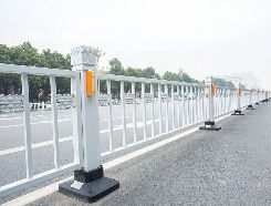 城市道路護欄起到哪些作用