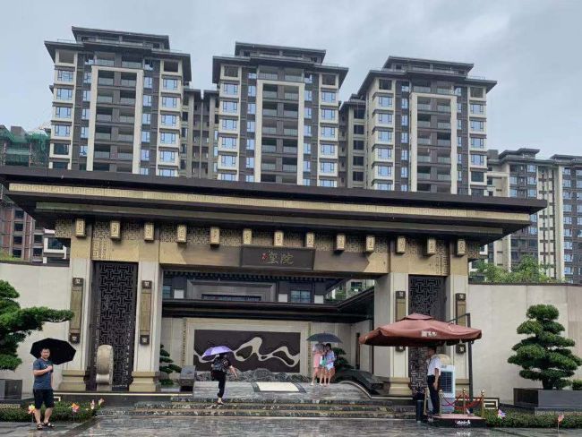 璽院玻璃陽臺(tái)欄桿工程案例
